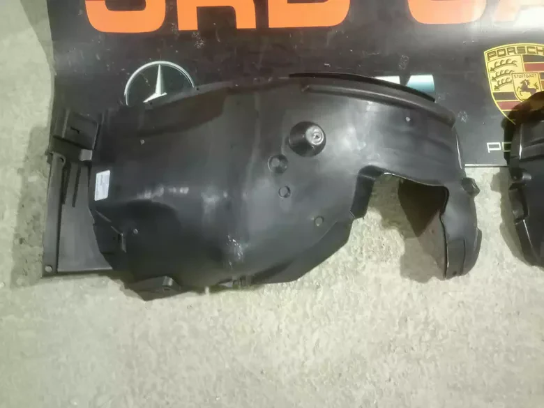 BMW E90 Önün Arkası Sağ Sol Davlumbaz 7059378 7059377