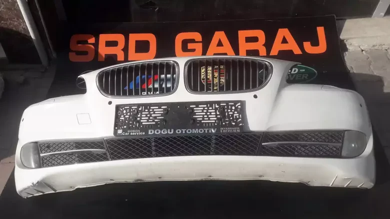 BMW F10 2010 2013 Çıkma Beyaz Dolu Ön Tampon