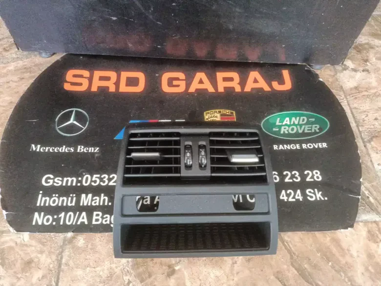 BMW F10 2011-16 Arka Havalandırma Izgarası Kromsuz 9158312