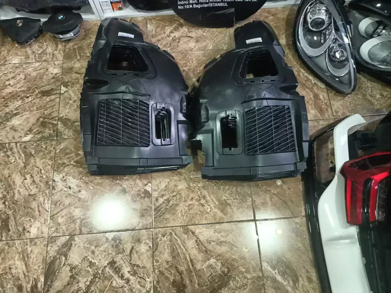 BMW F10 5 Serisi Ön Çamurluk Davlumbazı