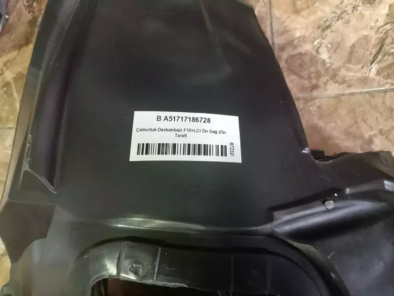 BMW F10 5 Serisi Ön Çamurluk Davlumbazı