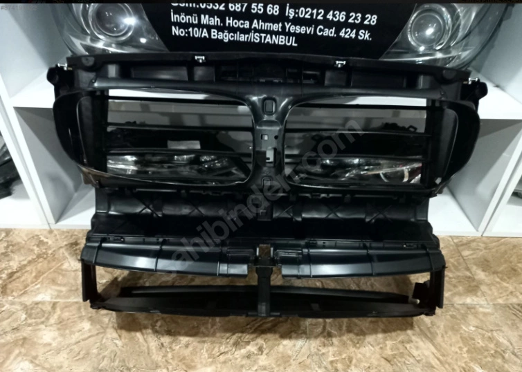 BMW F10 F11 F18 Ön Panel Hava Kanalı Maskesi