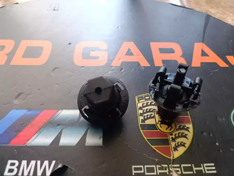 BMW F20 F01 F25 Kaput Ayar Takozu 7183752