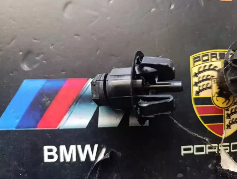 BMW F20 F01 F25 Kaput Ayar Takozu 7183752