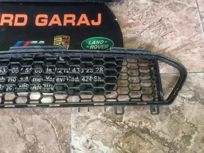BMW F22 M2 Tampon Orta Izgarası Çıkma Yns