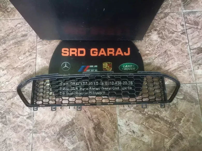 BMW F22 M2 Tampon Orta Izgarası Çıkma Yns