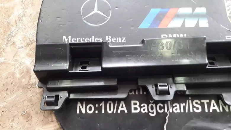 BMW F30 Marşpiyel Braketi 7256915