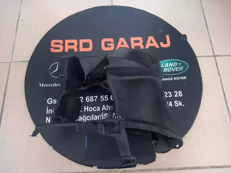 BMW F30 Sıs Farı Çerçevesi
