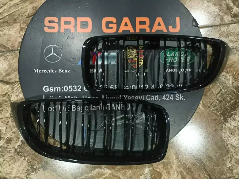 BMW F32 F36 F33 Piano Black M4 Panjur