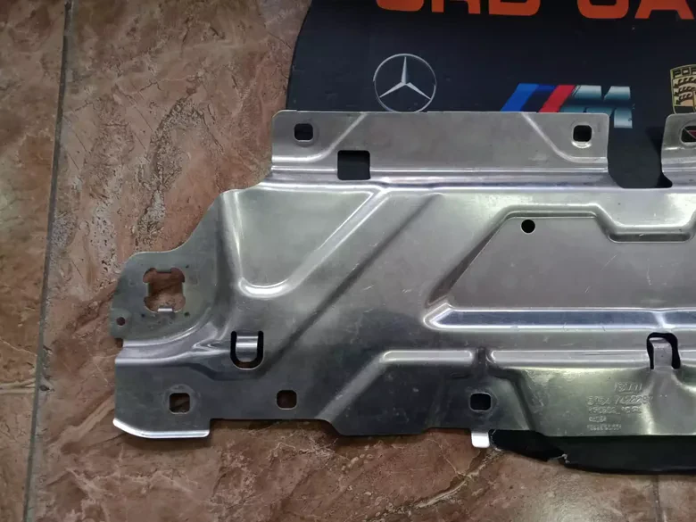 BMW G20 2019- Ön Üst Panel Demiri 7422287
