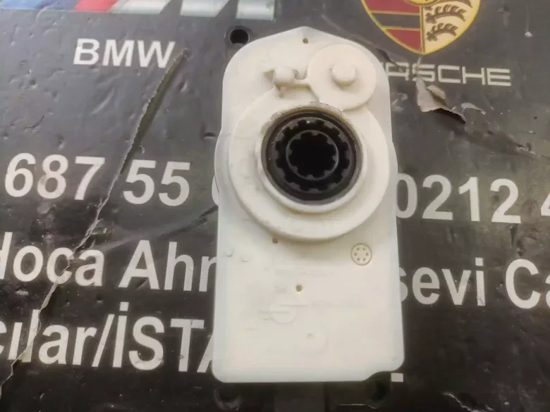 BMW G20 G22 Hava Kanalı Motoru 17204710