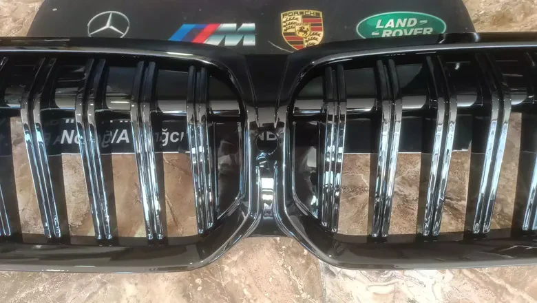 BMW G20 LCI Siyah Kameralı Panjur