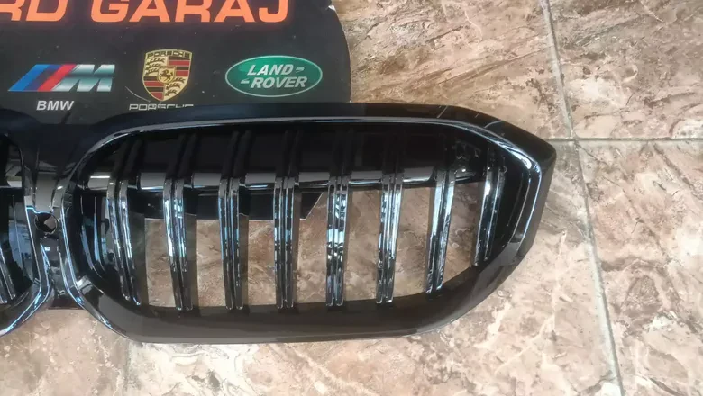 BMW G20 LCI Siyah Kameralı Panjur