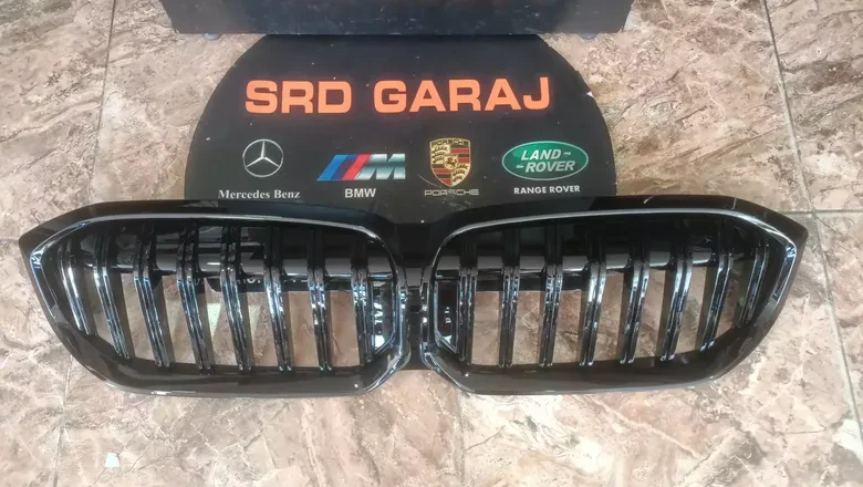 BMW G20 LCI Siyah Kameralı Panjur