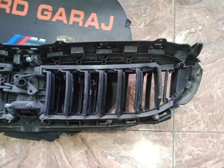 BMW G20 Ön Panjur Ve Maske Set Motorlu