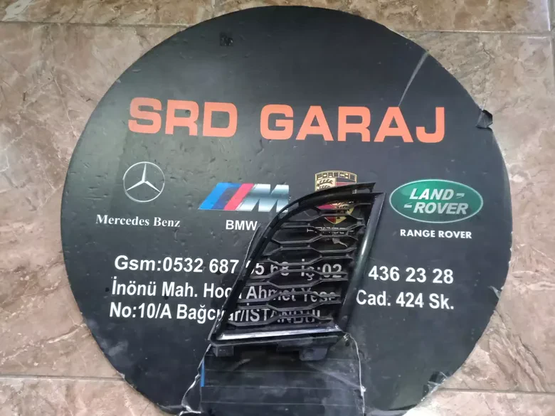 BMW G20 Ön Tampon Sol Izgarası 8075601