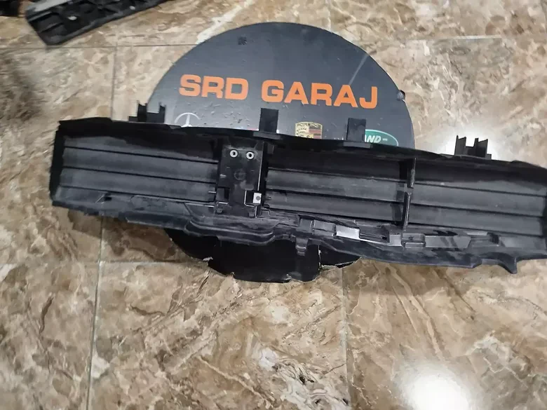BMW g22 g23 Alt Maske Hava Kanalı Motoru Üstünde 5a1e916-02 8071320