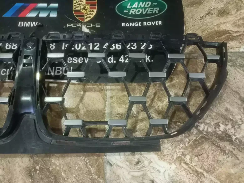 BMW G22 Panjur Alt Kısım Çıkma