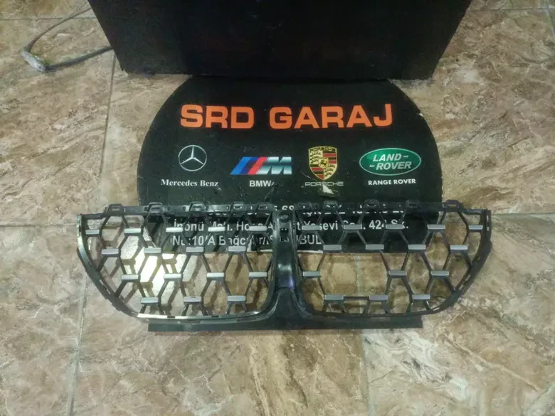 BMW G22 Panjur Alt Kısım Çıkma