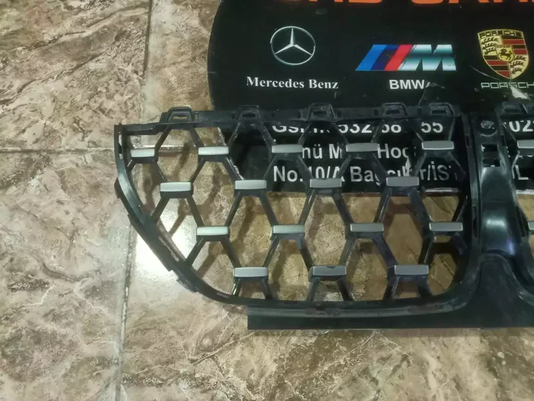 BMW G22 Panjur Alt Kısım Çıkma