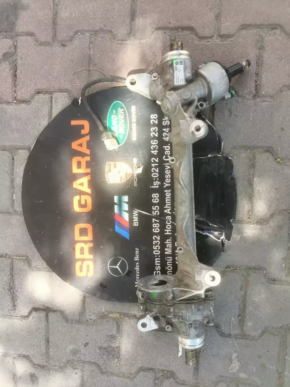 BMW G30 Direksiyon Kutusu 6888285