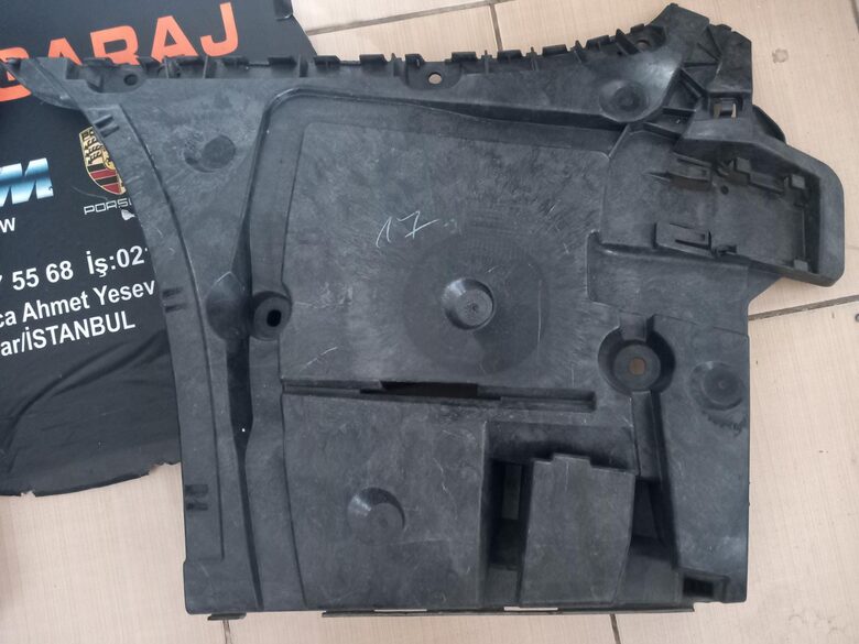 BMW G30 Sağ Sol Arka Tampon Braketi