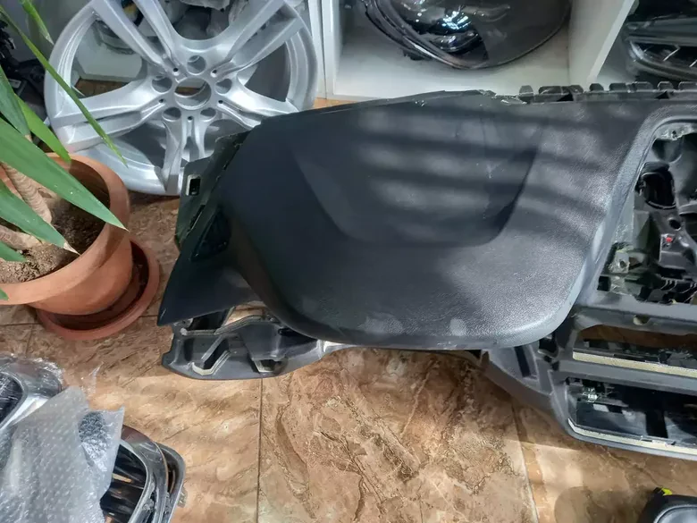 BMW G30 Torpido Daha Once Kaplanmıs Yolcu Airbag Sürücü Aırbag Üstünde