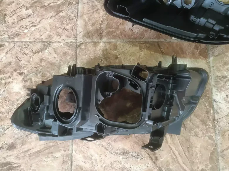 BMW X1 E84 2009-11 Sağ Sol Halojen Far Kasası