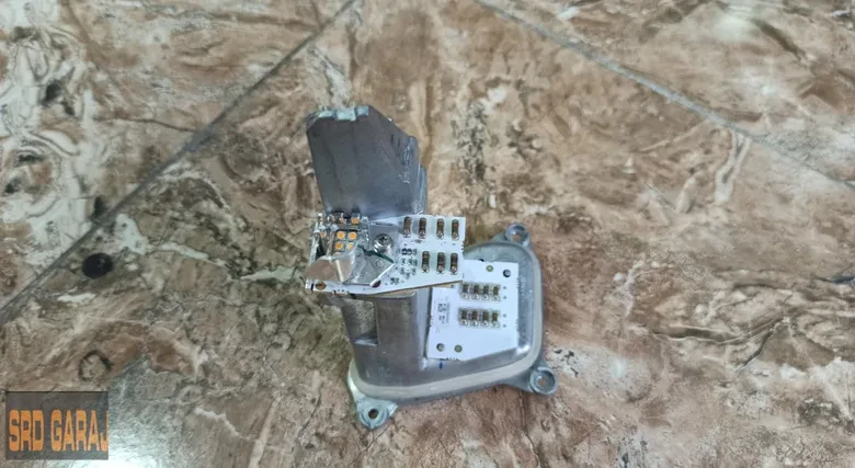 BMW X5 F15 Far LED Beyni 7354974
