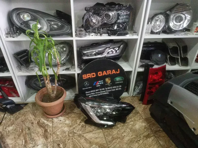 Clio 5 Sağ Far 260100902R