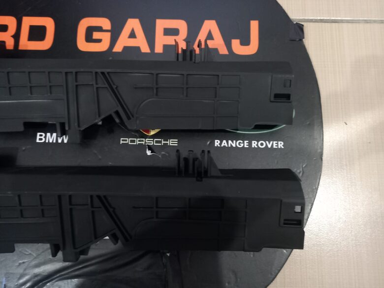 F20 F30 Radyatör Yan Tutucu