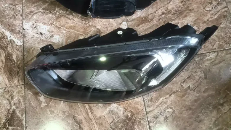 Ford Courier 2018-21 Sol Çıkma Far jt7613w030cd