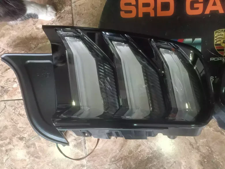 Ford Mustang 2017-23 Sağ Sol Stop Beyaz Taiwan Sıfır JR3Z-13404-E JR3Z-13405-B