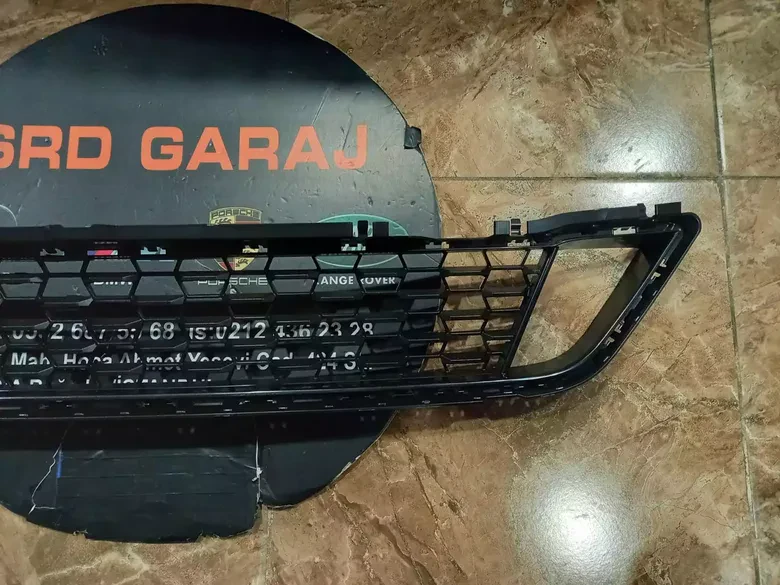 G30 LCI Tampon Orta Izgarası M-Sport 8747840