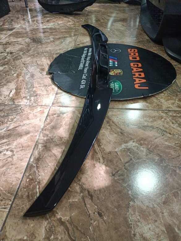 G30 M4 Bagaj Spoiler Piano Black