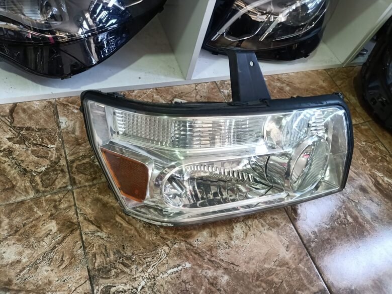 Infiniti QX56 Zenon Sag Far