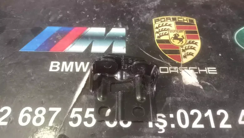 Lamborghini Urus Porsche Cayenne Radyatör Braketi 4m0802442