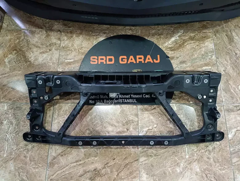 Land Rover Defender 2020 2024 Ön Panel LR132180