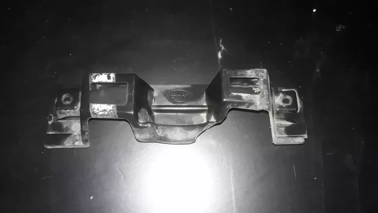 Land Rover Discovery Ön Tampon Sol Braketi DQ0500031