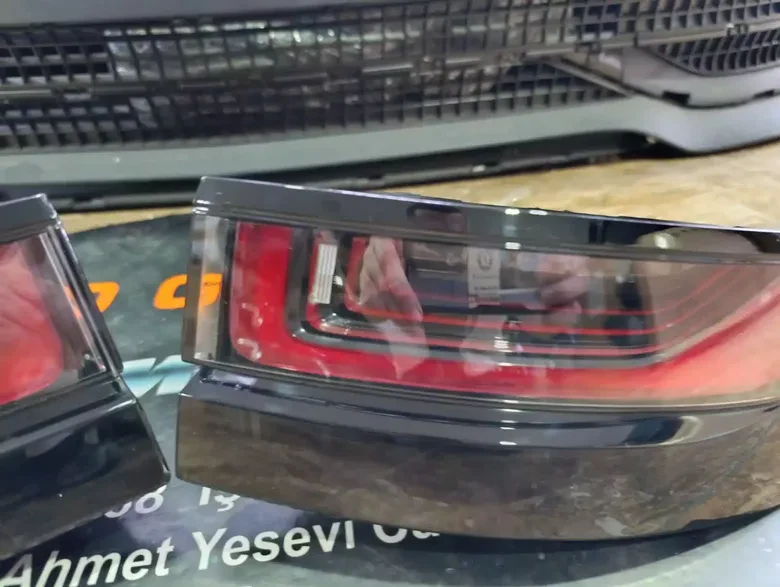 Land Rover Evoque 2020- Sağ Sol Stop LR128379 LR128386