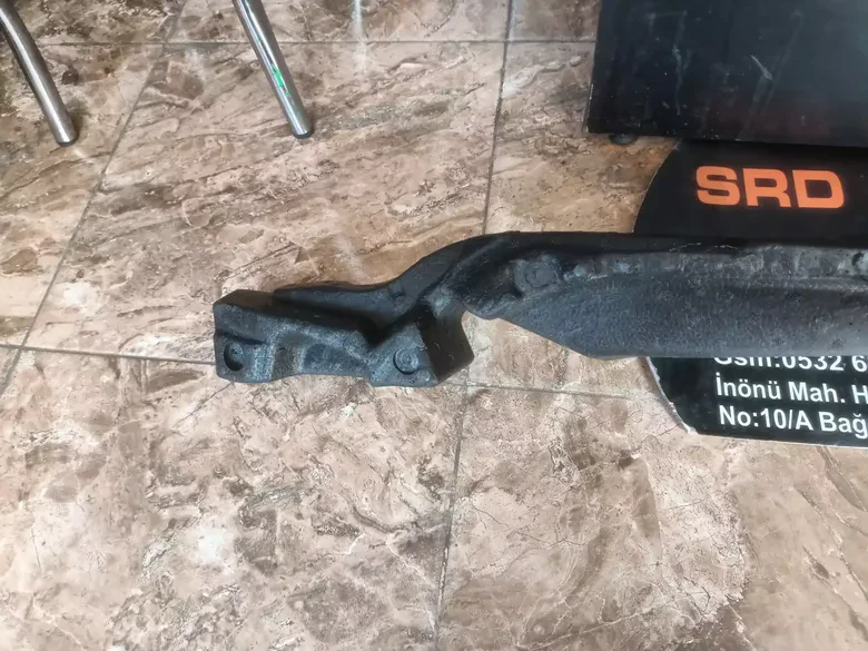 Maserati Ghibli Ön Tampon Köpüğü Sıfır 670101004