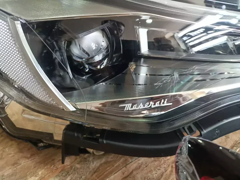 Maserati Quattroporte Far Stop Dahil Tampon Seti