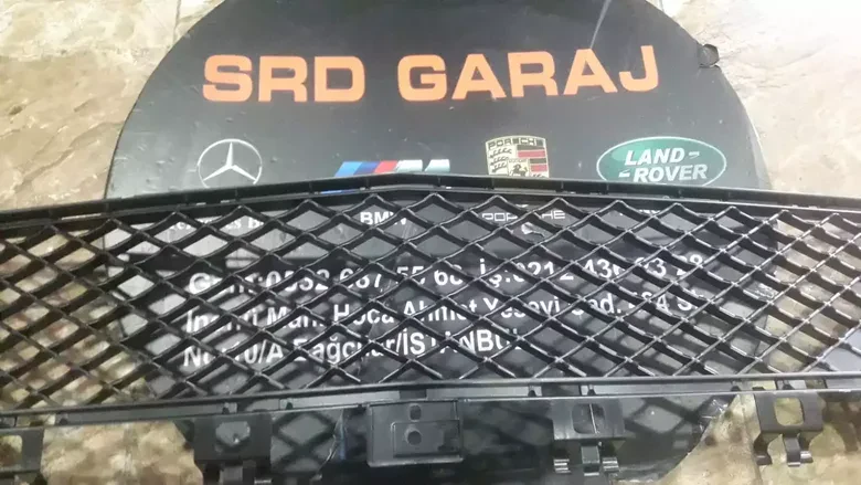 Mercedes C Serisi W204 AMG Orta Izgara 2048850853