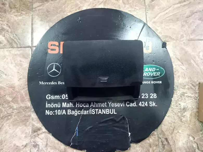 Mercedes C Serisi W204 Orta Ekran 2046800931
