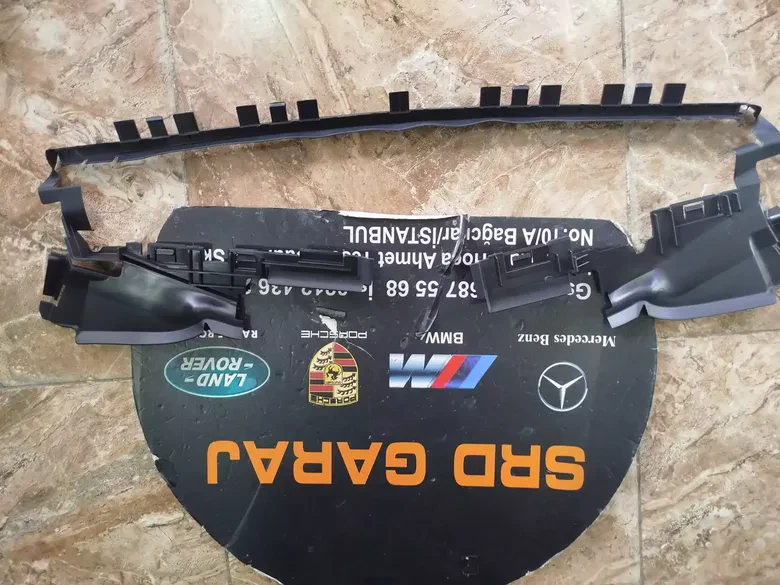 Mercedes C Serisi W204 Radyatör Hava Kanalı A2045050530