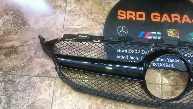Mercedes C Serisi W205 2014-18 C63 Siyah Panjur