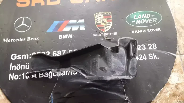 Mercedes C Serisi W205 Tampon Braketi 2058853965