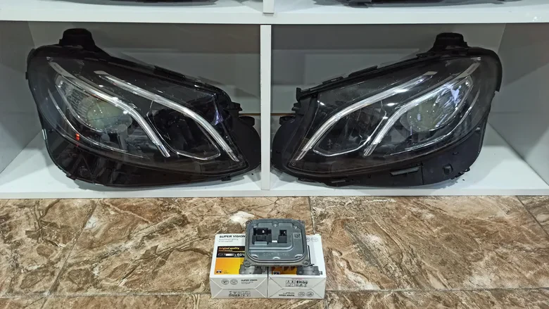 Mercedes CLS C218 X218 2014-2018 LED Far Beyni A2228700789