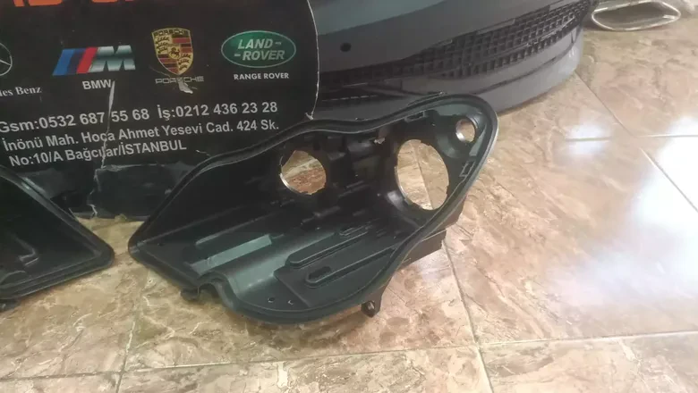 Mercedes CLS W219 2004-11 Zenon Sağ Sol Far Kasası