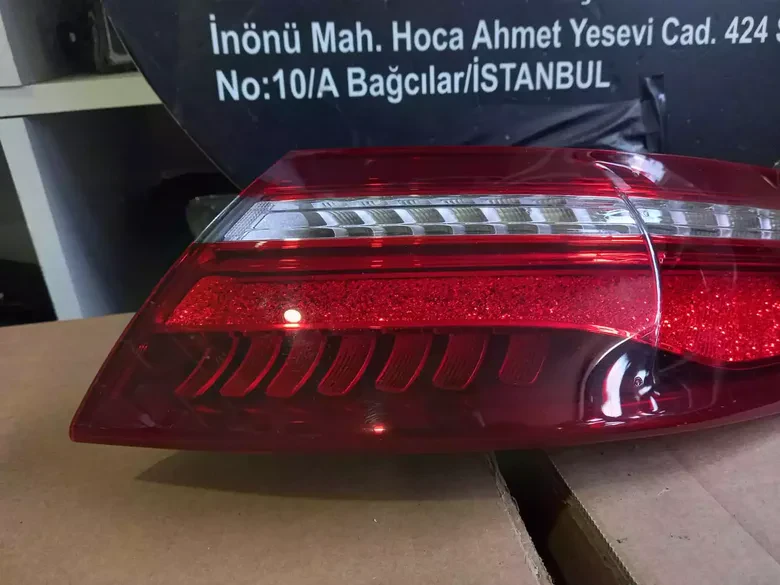 Mercedes E Serisi C238 Sağ Stop Lambası 2389066601